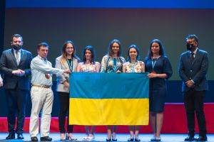 Шахи: Сильні командою й індивідуально